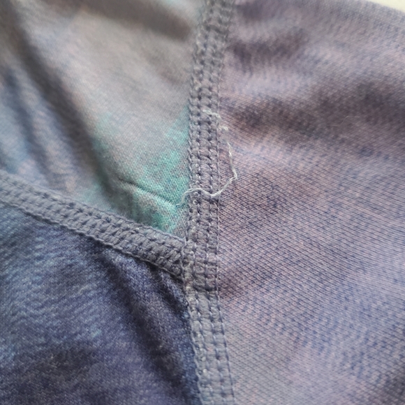 Lot of 2 outdoor tees, 1 Patagonia, 1 Marmot, Size L - Picture 12 of 12